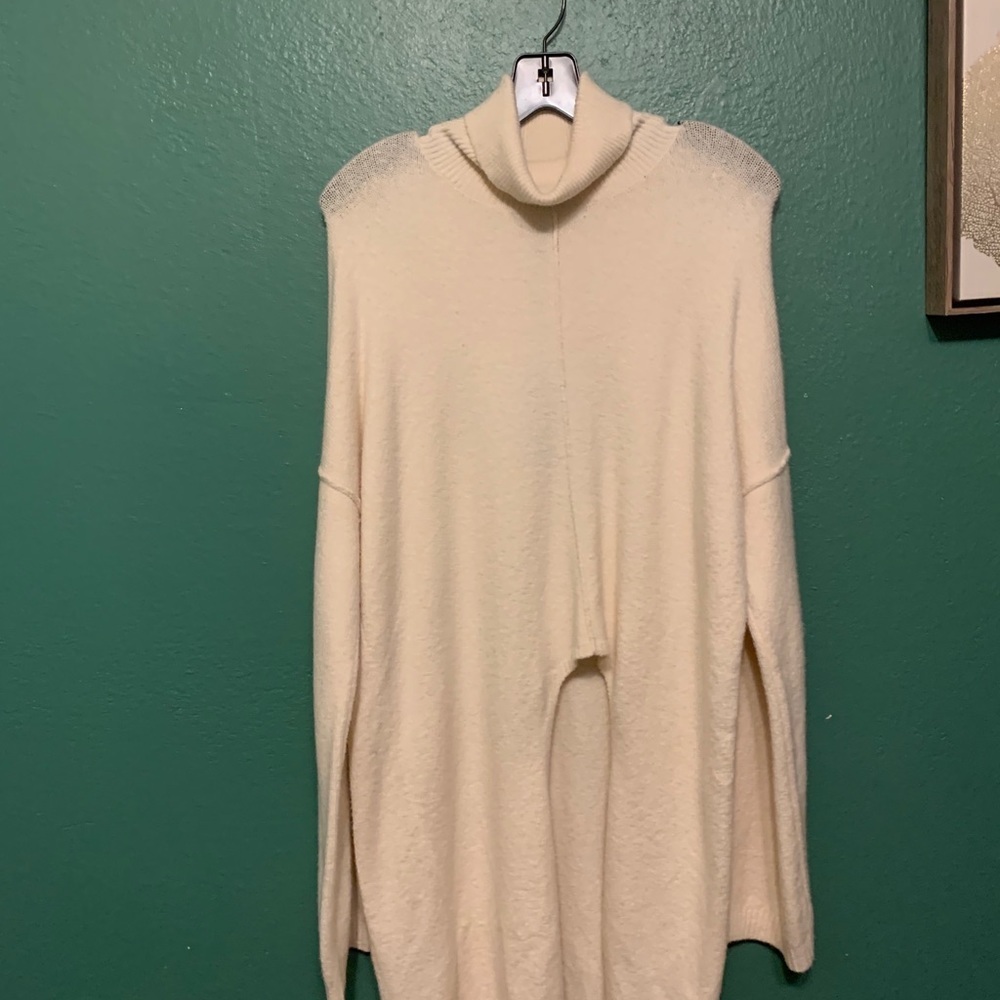 Brand New BCBG MAXAZRIA Turterneck Soft Knit